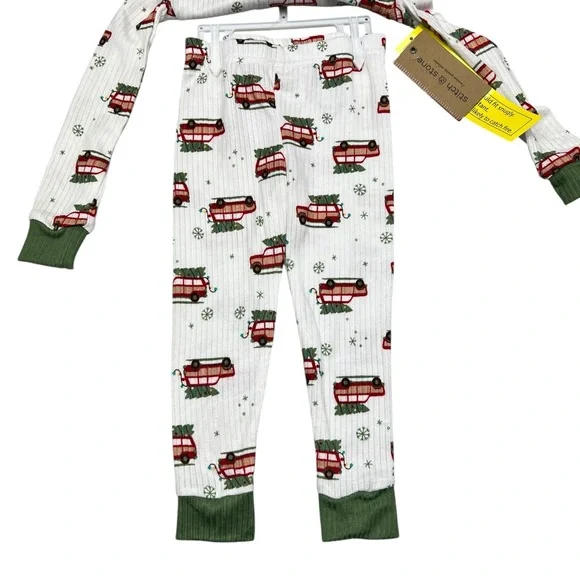 Kids Pajamas with Green and Red Pattern - Picture 5 of 7